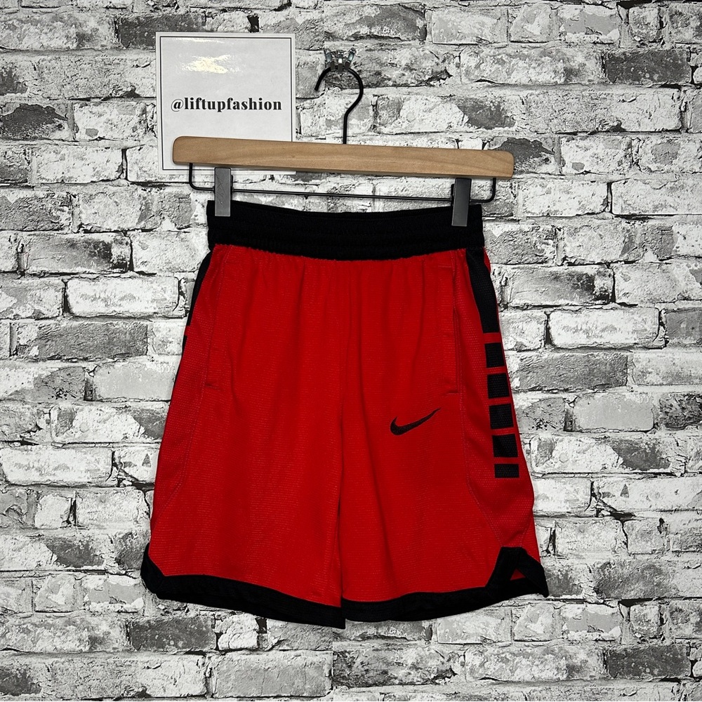 EUC Nike Youth Red and Black Basketball Shorts Size Medium (RN 56323)
